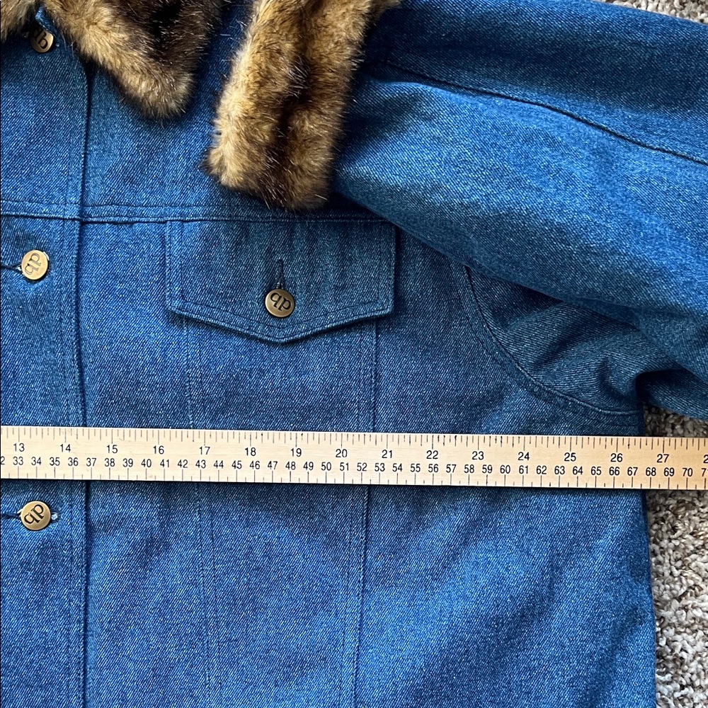 Like New! Dennis Basso Blue Denim Jacket Lined with Faux Fur in Size 2X - Picture 10 of 11